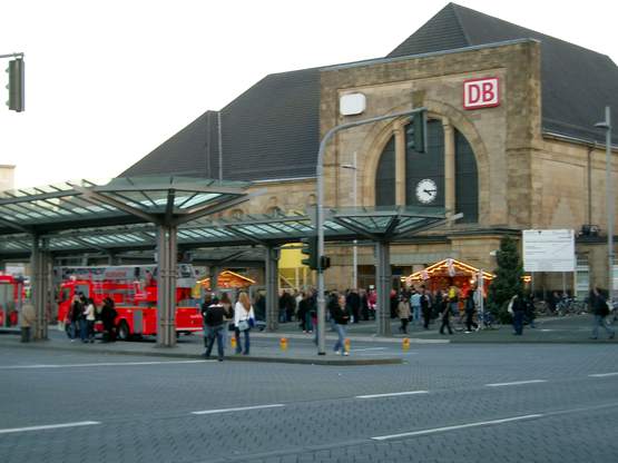 um 16.15h ist das bahnhofsgebäude gesperrt